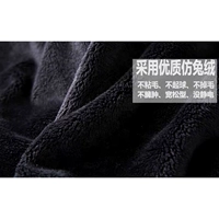 Black Plus Velvet Models могут иметь большой размер