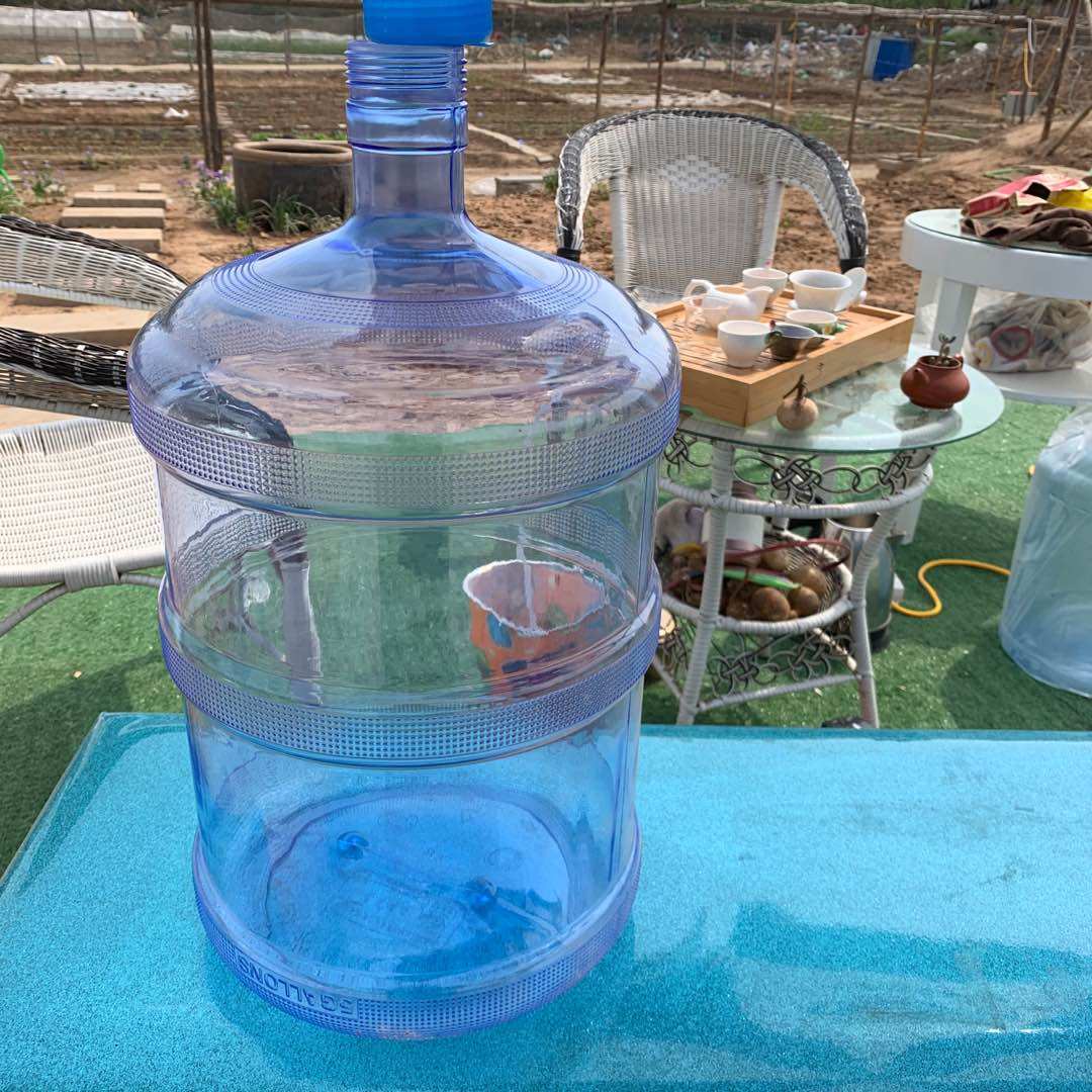 Water dispenser bucket thickened fresh 18 9 purified water barrel screwing lid barrel mineral water barrel repeatedly using the water dispenser barrel