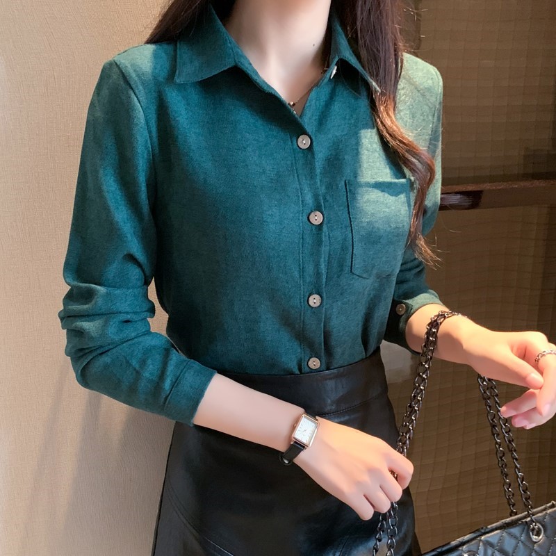 Corduroy retro brushed bottoming shirt women 2022 autumn and winter new Korean style fashion plus velvet thickened long-sleeved shirt