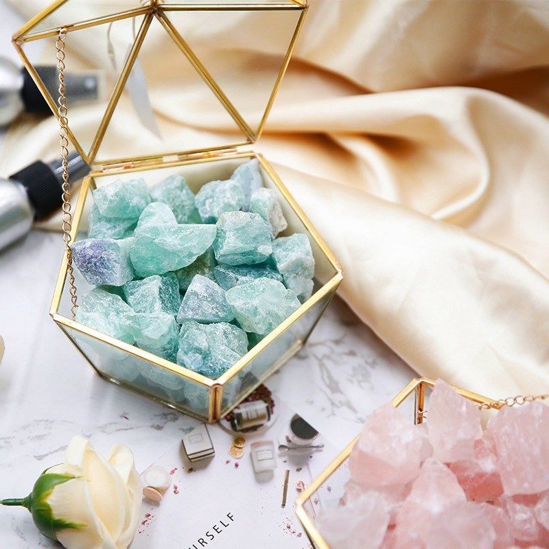 Young Girl Hearts Crystal Expand Fragrant Stone Upscale Incense VEHICULAR HOME BEDROOMS SLEEP AIDS FOR ROMANTIC SOOTHING ANTHEMS TO SEND GIRLFRIENDS