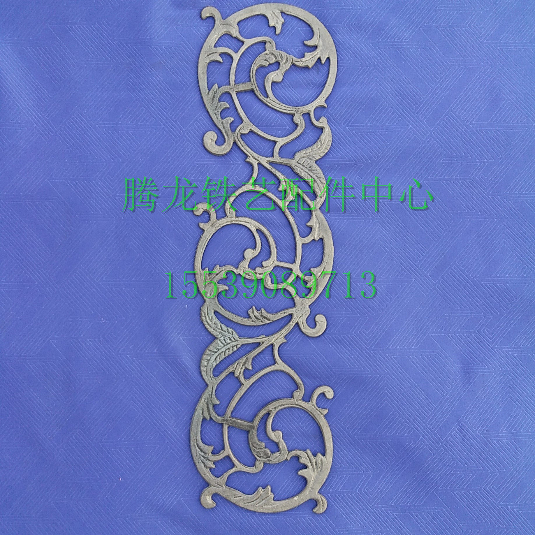 Wrought iron accessories Cast iron three flowers malleable steel three groups Wrought iron fence door accessories Gate side flowers vertical flowers Waist flowers 1003