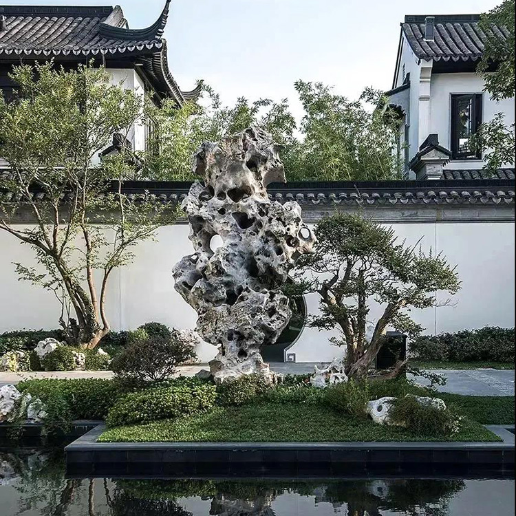 Hangzhou Landscaped View Stone Manufacturer Direct Marketing Natural Taihu Stone Dot Decorated Stone Grottoes Stone Chiishi Natural Stone Original Stone