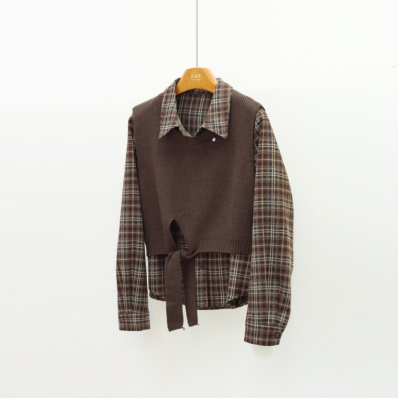 Korean-Style Plaid Shirt and Knitted Vest Set for Women, Autumn 2026, Designer Lace-Up Waist-Cinching Top, Layered Two-Piece Set Korean-Style Plaid Shirt and Knitted Vest Set for Women, Autumn 2026, Designer Lace-Up Waist-Cinching Top, Layered Two-Piece Set