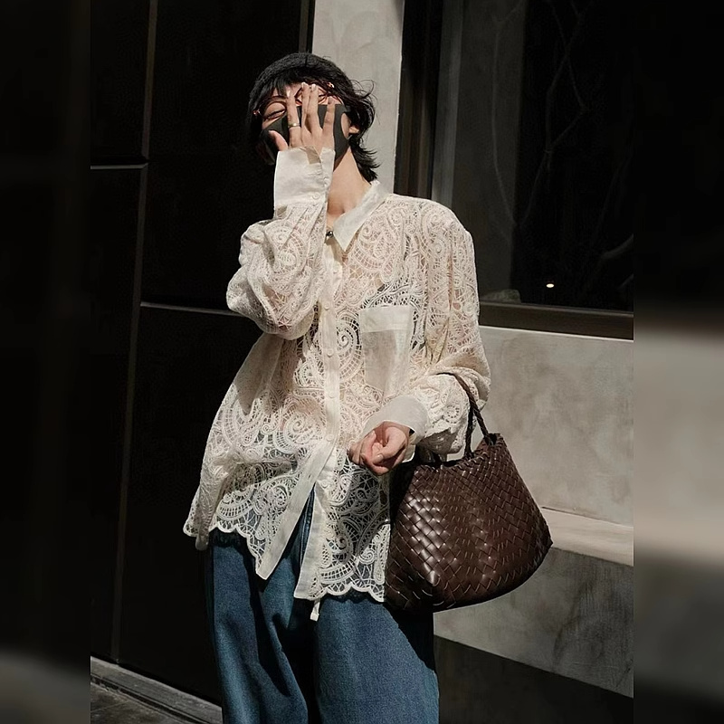 Grove Forever Cut Out Design White Shirt for Women Spring and Summer New Long-Sleeved Loose French Lace Shirt