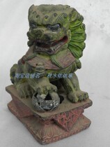 Pottery lion old pottery lion old pottery old objects antiquities Republic of China ornaments