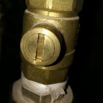 One-word heating valve key magnetic lock valve tap water meter front switch wrench encryption central heating pipe