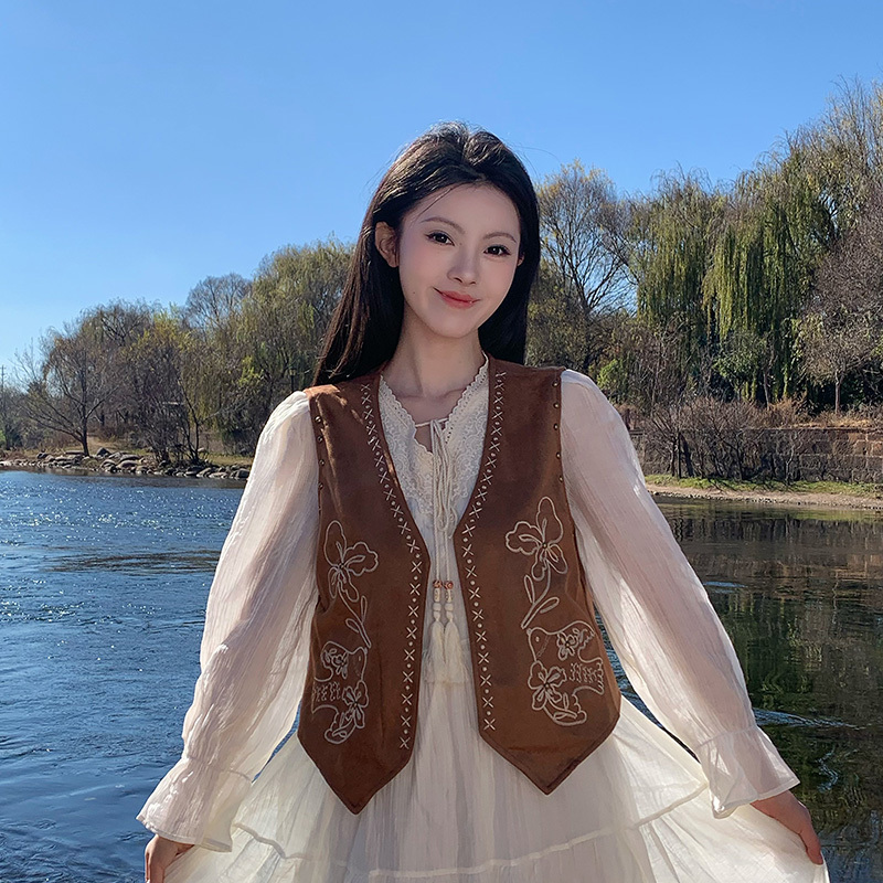 Bohemian Retro Dove Embroidered Studded Vest for Women, Summer Yunnan Travel Outerwear, Layered Sleeveless Vest Jacket