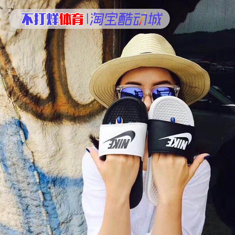 Nike NIKE Ninja đôi dây đeo chữ màu đen và trắng dép nam và nữ thể thao đi biển 343880-090 - Dép thể thao dép bít mũi