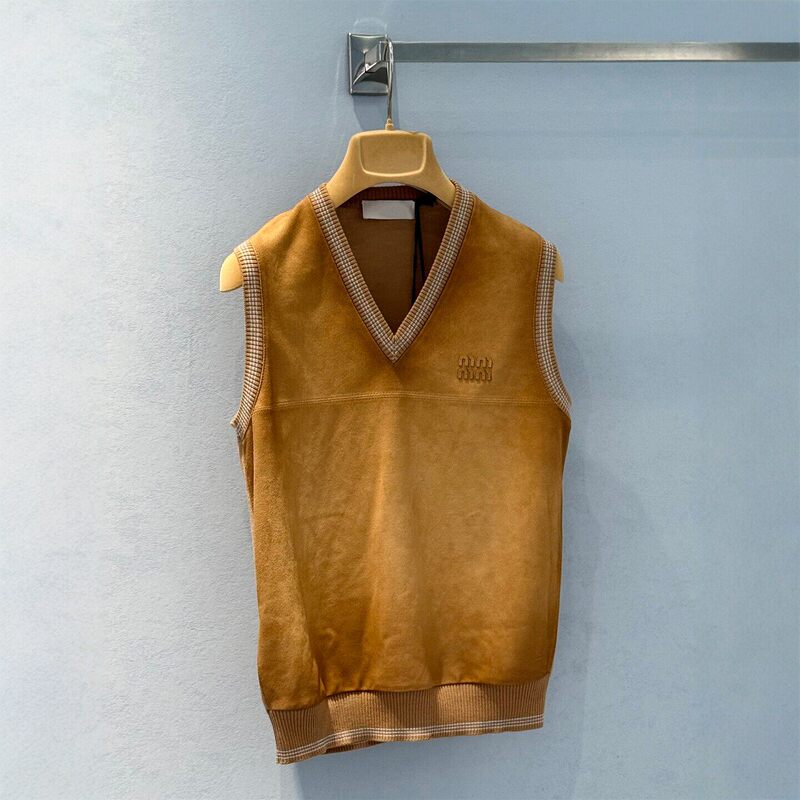 Esme Haute Couture 26 Spring New Letter Leather Logo V-Neck Wool Suede Sleeveless Vest for Women