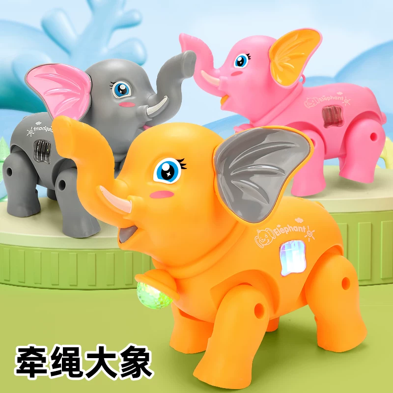Ночной рыночный ларёк с игрушками-животными на проводах, детские электрические маленькие крабы, малыш тянет прогулку ребенка
