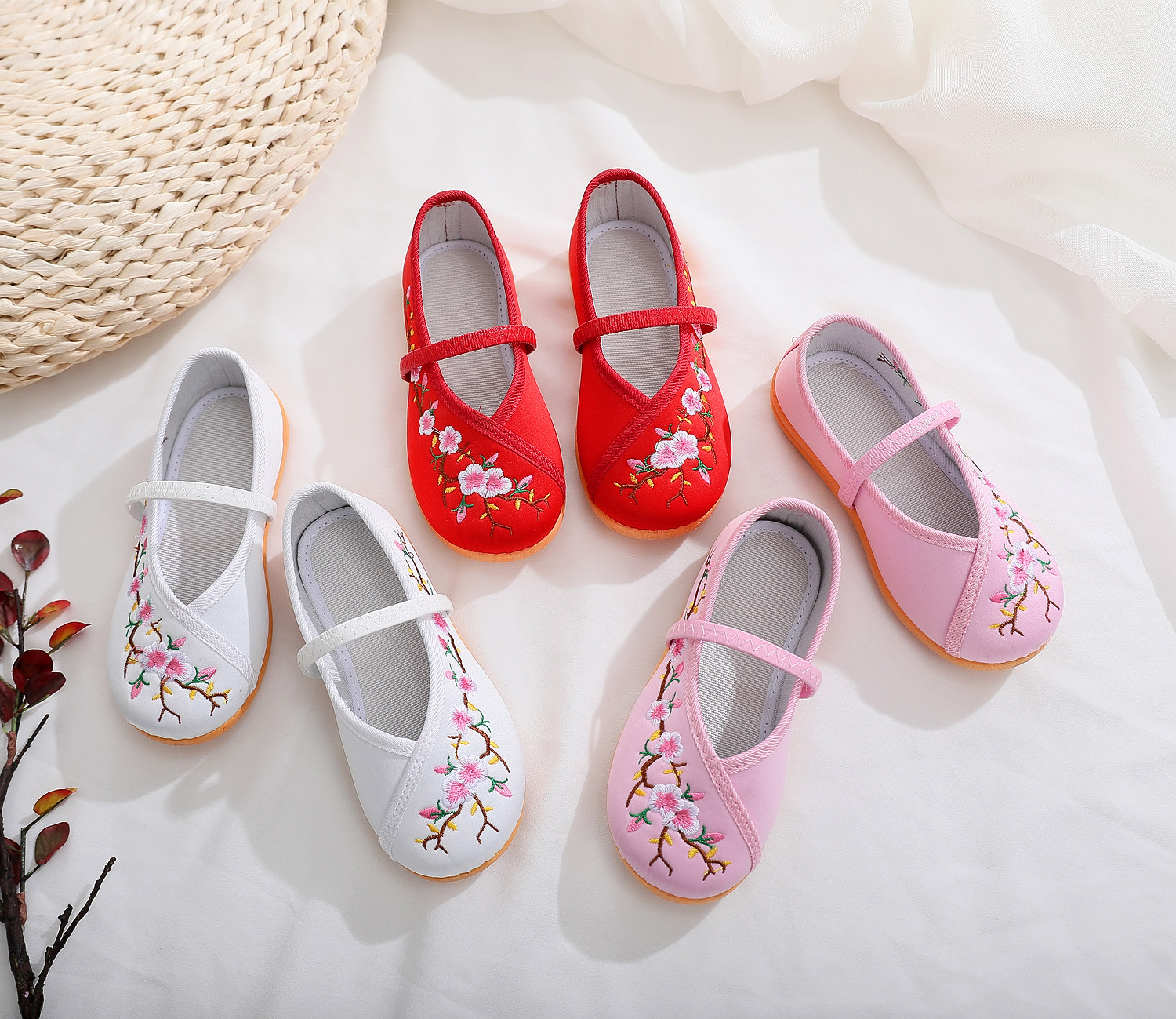 Children Embroidered Shoes National Style Ancient Dress Hanfu Shoes Old Beijing Cloth Shoes Girl Spring Autumn Folk Students Dance Performance Shoes