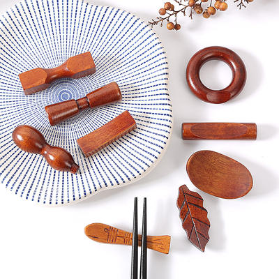Creative Japanese-style wooden chopstick stand, chopstick holder, leaf fish-shaped chopstick rest, chopstick pillow, concave chopstick stand