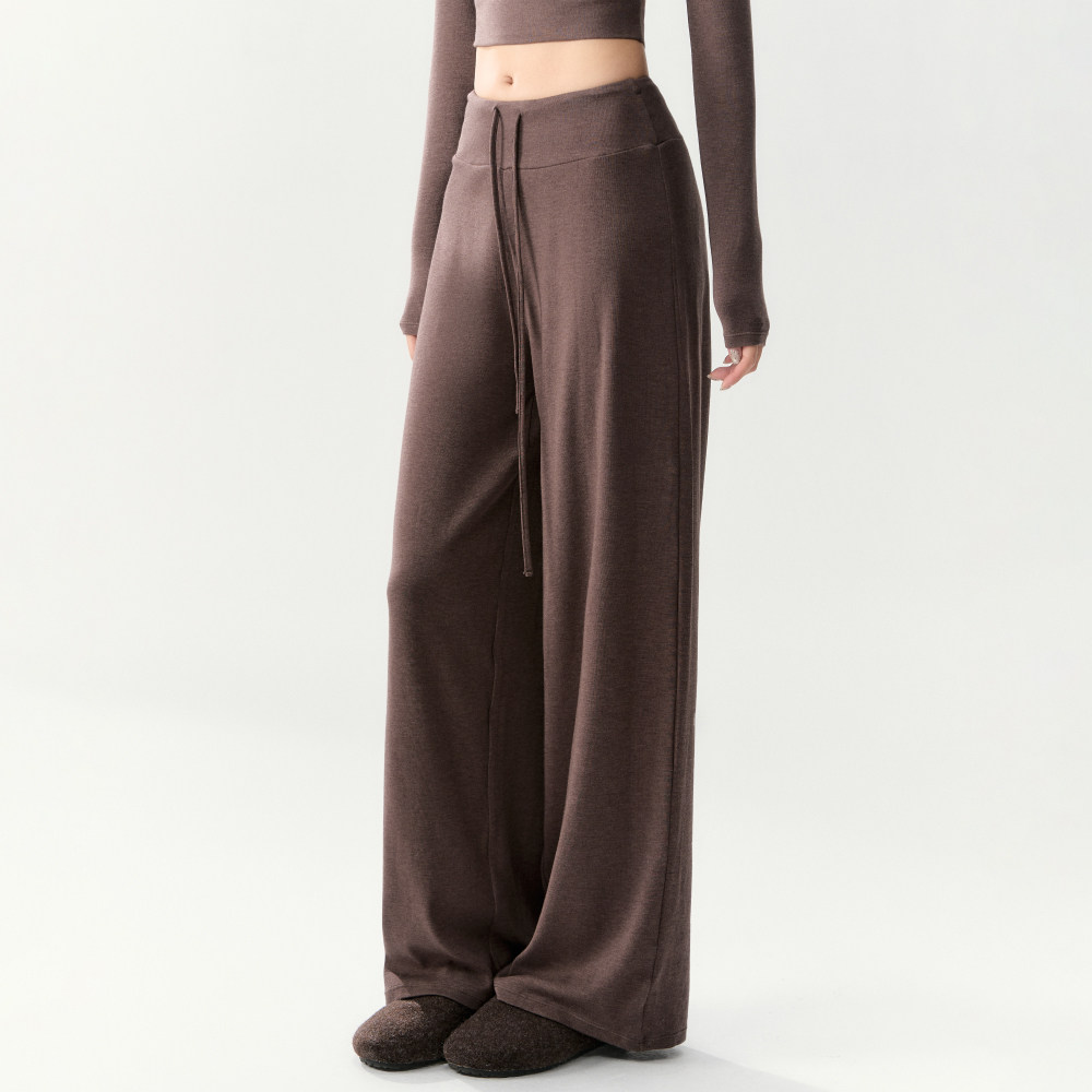 Legginslar, sport zali uchun shimlar, mashg'ulotlar uchun yozgi sport formasi, keng tasmalar