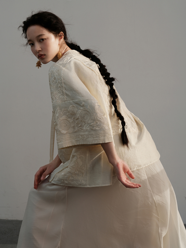 Miao Embroidery Style Embroidery｜10 Embroidered Pieces with 700,000 Stitches for a New Chinese-Style Jacket