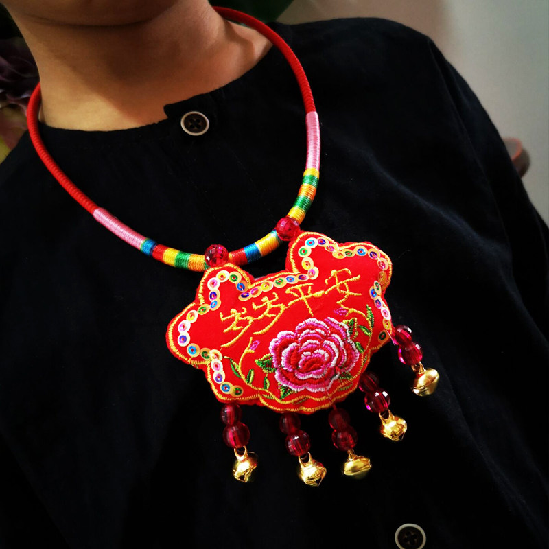 Baby collar long life 100-year-old lock blessings to keep safe New Year hanging ornament 100 days photo decoration safe lock first birthday ceremony