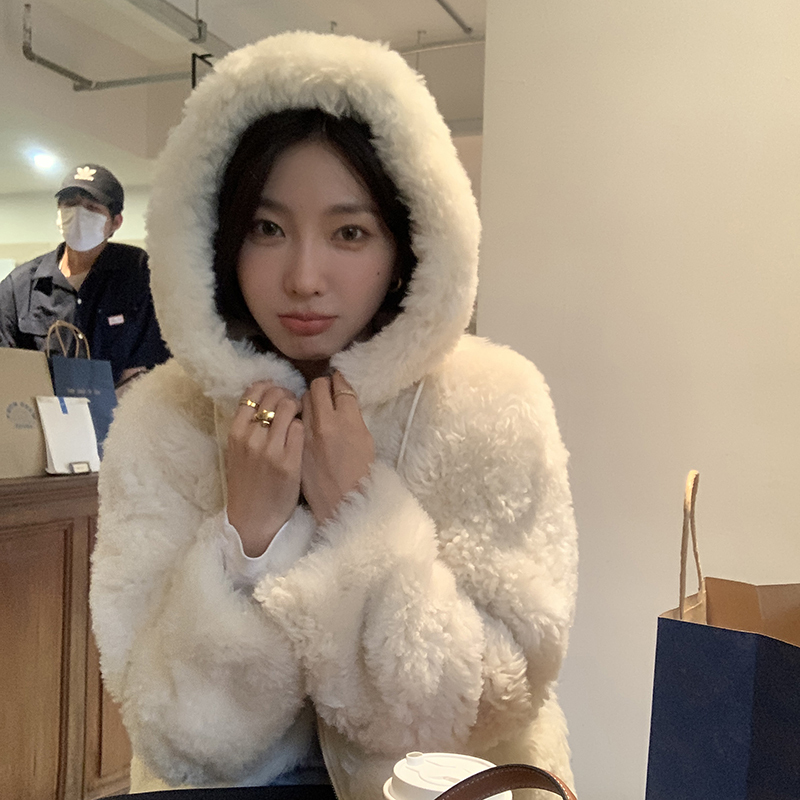 Linlin Fur's "Snowball Basa" Spanish Imported Fur Integrated Snowball Square Collar Lamb Wool Warm Coat