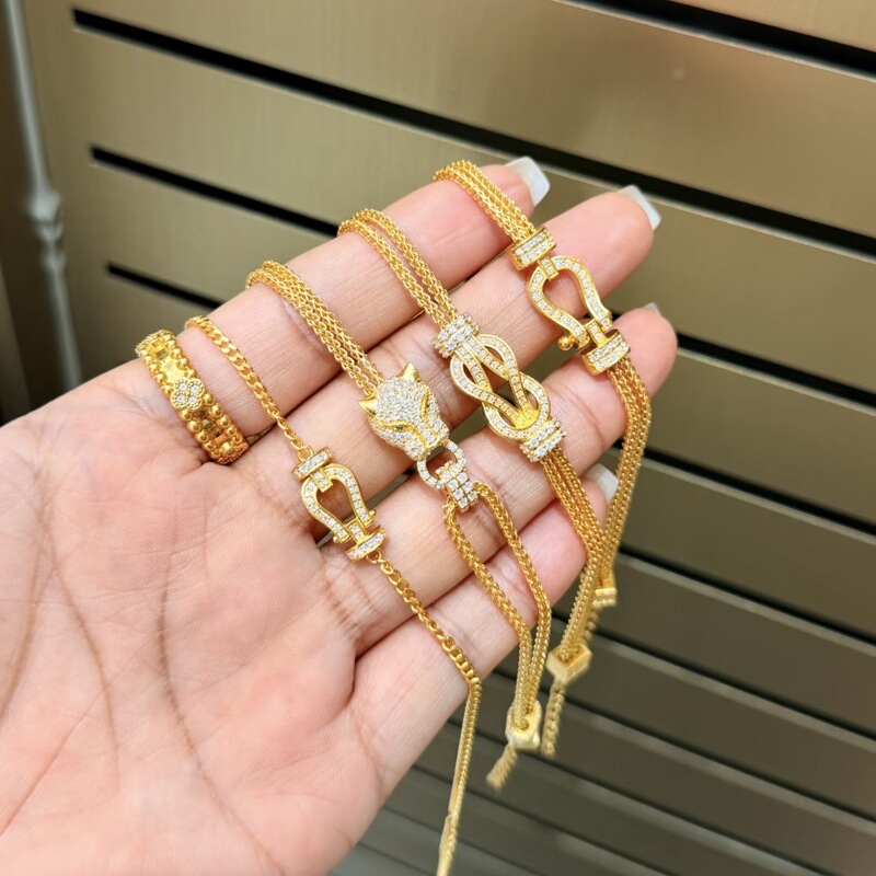 Pure Gold 999 Gold New Style Horseshoe Bracelet with Leopard Head, Pig Nose, and Snake-Shaped Chain Bracelet, Pure Gold Bracelet Shuibei Pure Gold 999 Gold New Style Horseshoe Bracelet with Leopard Head, Pig Nose, and Snake-Shaped Chain Bracelet, Pure Gold Bracelet Shuibei