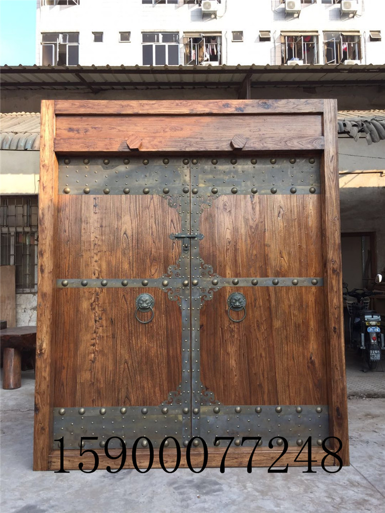 Old Elm gate door door door anti-theft door door of the door of the door of the fourth courtyard, the antique door of the Solid Wood Temple