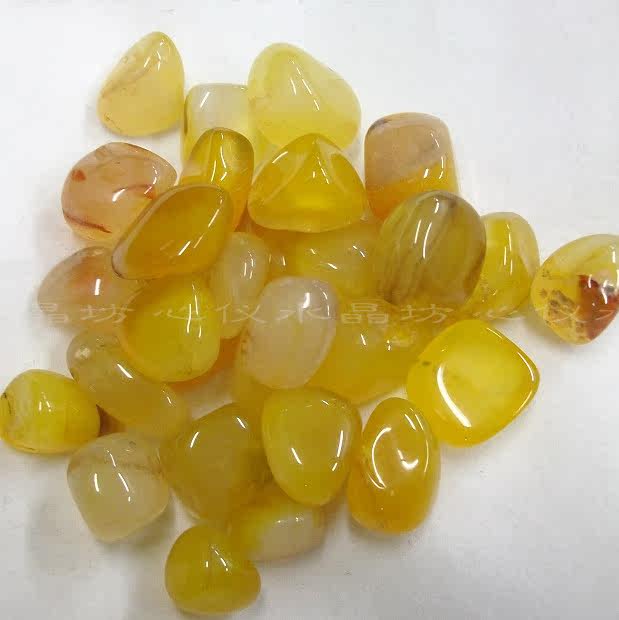 Natural crystal crushed stone semi-finished fish tank stone foot bath stone crystal degaussing yellow agate crushed stone large particles 100g