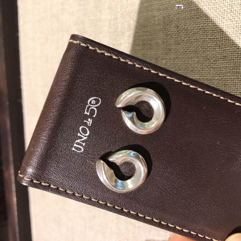 Spanish small crowdboard-card UNOde50 extremely simple irregular circle ear pin European and American small crowdsourced light extravagant personality silvered