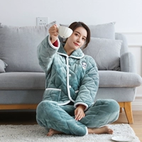 Темно-зеленый