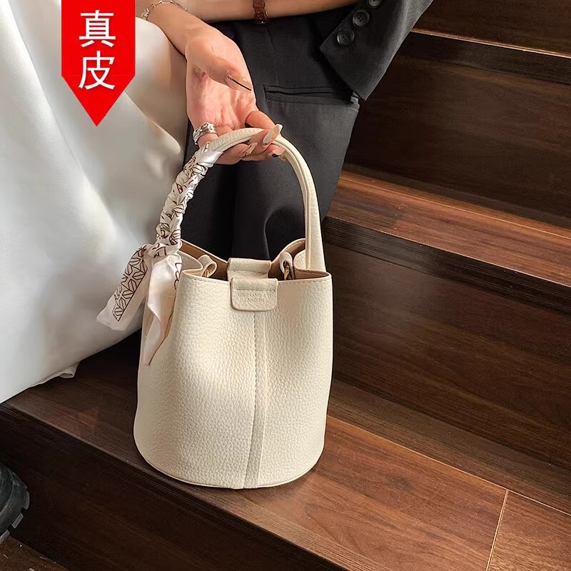 Hong Kong Brand White Women's Bag, Popular Handbag, 2026 New Fashion Large-Capacity Crossbody Bucket Bag