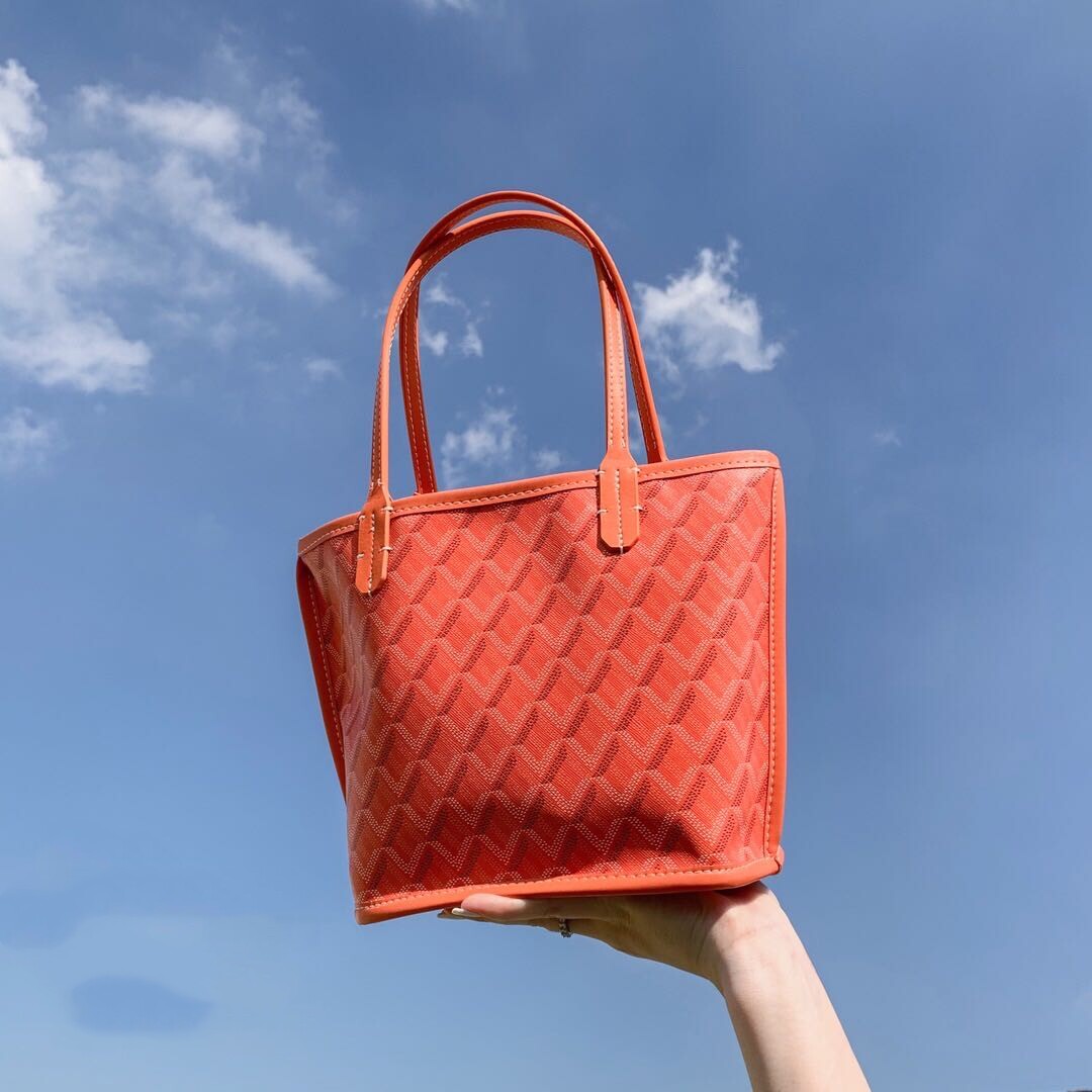 South Korean Care Pack Edition Type of hand dog Dentin Handmade Leather handmade Large-capacity Women's Package New HMB-100