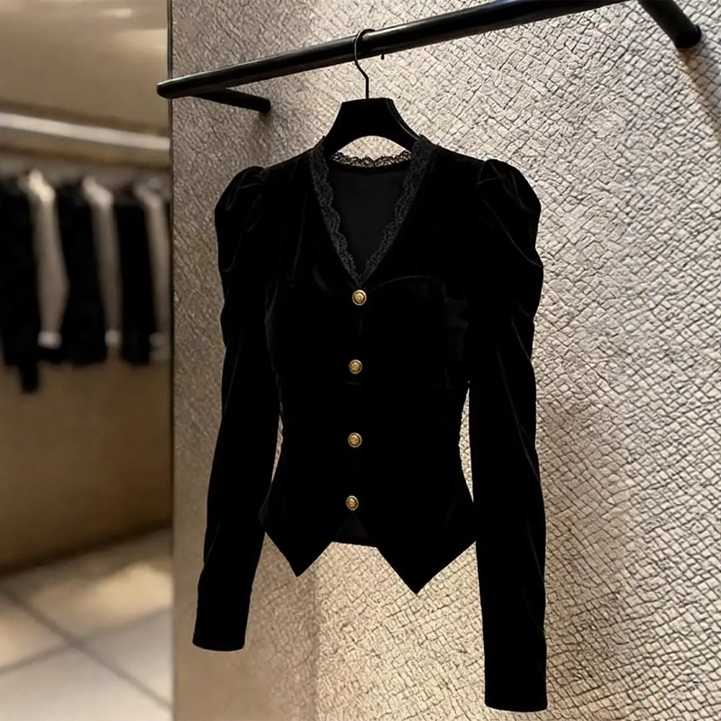 French-Style Lace-Trimmed Velvet Shirt for Women, 2026 Autumn, Plus Size, High-End, Slimming, Elegant Top
