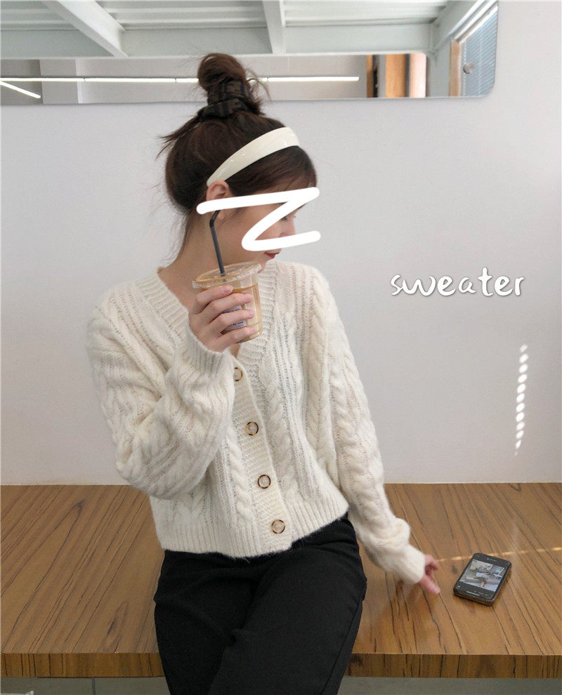 V - collar French spark knitted sweater woman 2021 Spring and Autumn new relaxed short fashion sweater