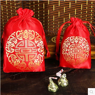 Wholesale Chinese creative candy box wedding gift candy bag wedding wedding supplies brocade bag hand-held happy egg
