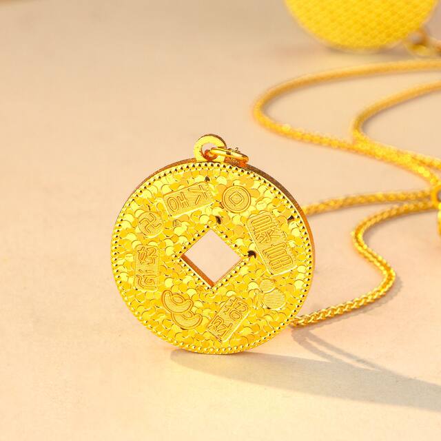 Chinese style explosive crushed ice to attract wealth and safety buckle clavicle chain