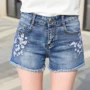 Quần short mới 2019 của phụ nữ mùa hè co giãn eo cao quần jeans thêu quần denim thô quần short nữ - Quần jean quần jean nữ