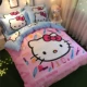 Hello Kitty gia đình hoạt hình của bốn đứa con bông bông chăn KT chào công chúa gió tấm đáng yêu màu hồng 1.8m - Bộ đồ giường bốn mảnh chăn ga khách sạn