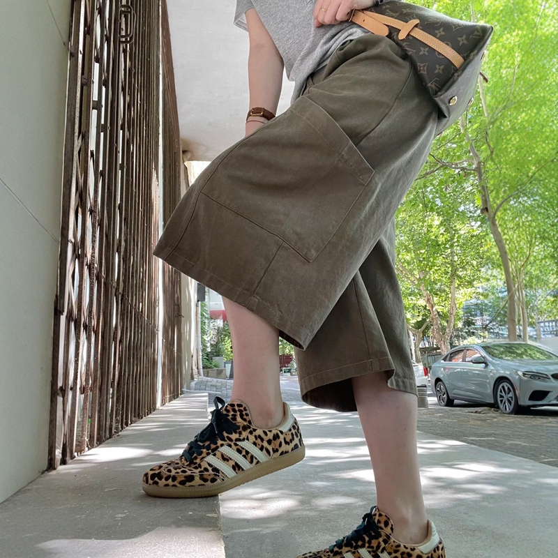 Khaki High-Waisted Casual Wide-Leg Pants for Women, Summer Plus-Size Cargo Pants, Loose and Slimming, Petite Cropped Pants
