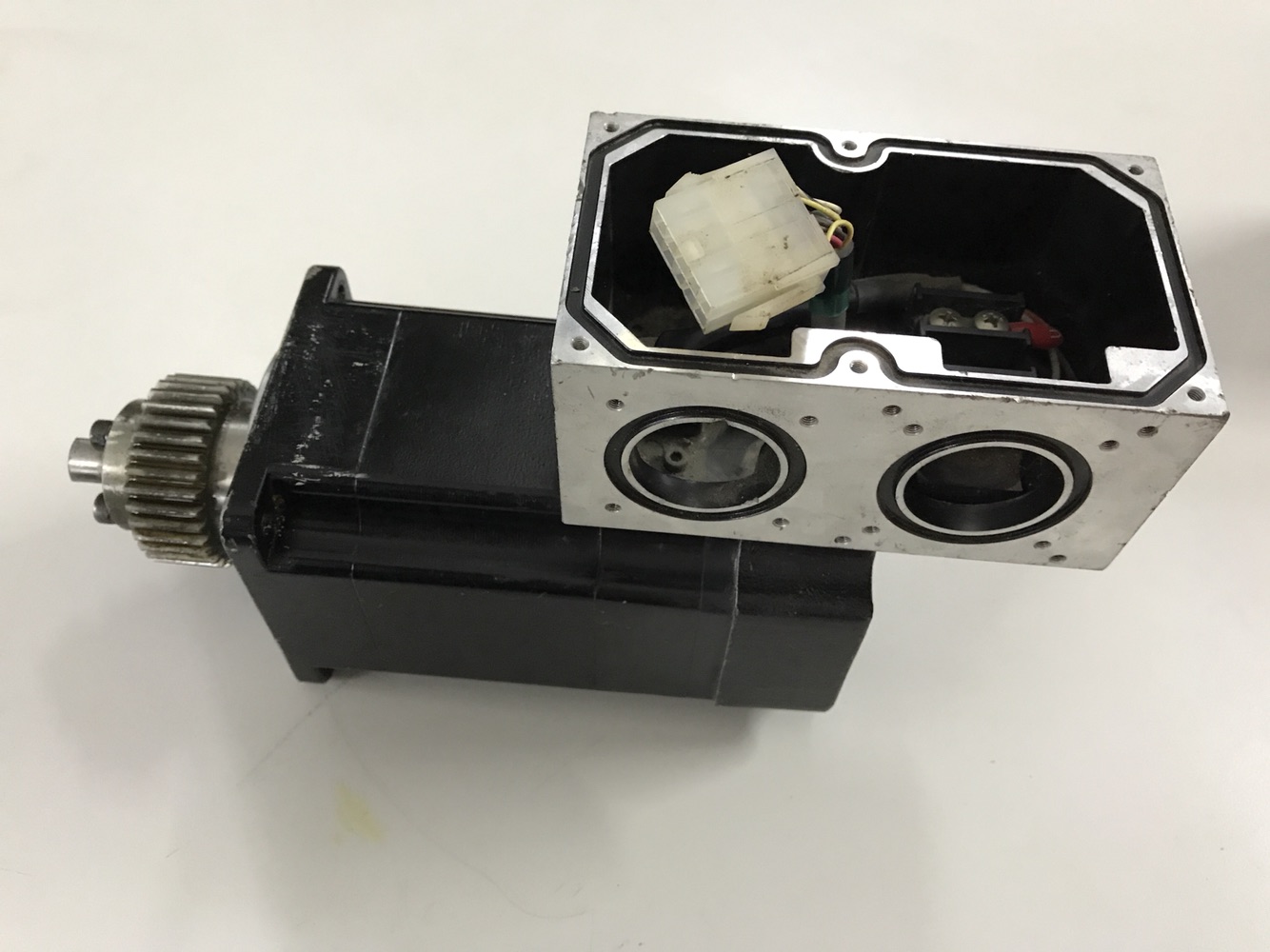 The brothers used the mountain ocean servo motors for P50B08075HXS6L spot sales