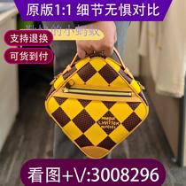 Pump product) Nylon cloth college style three-layer bag black messenger bag color matching bag Xiaolonglong color 8956