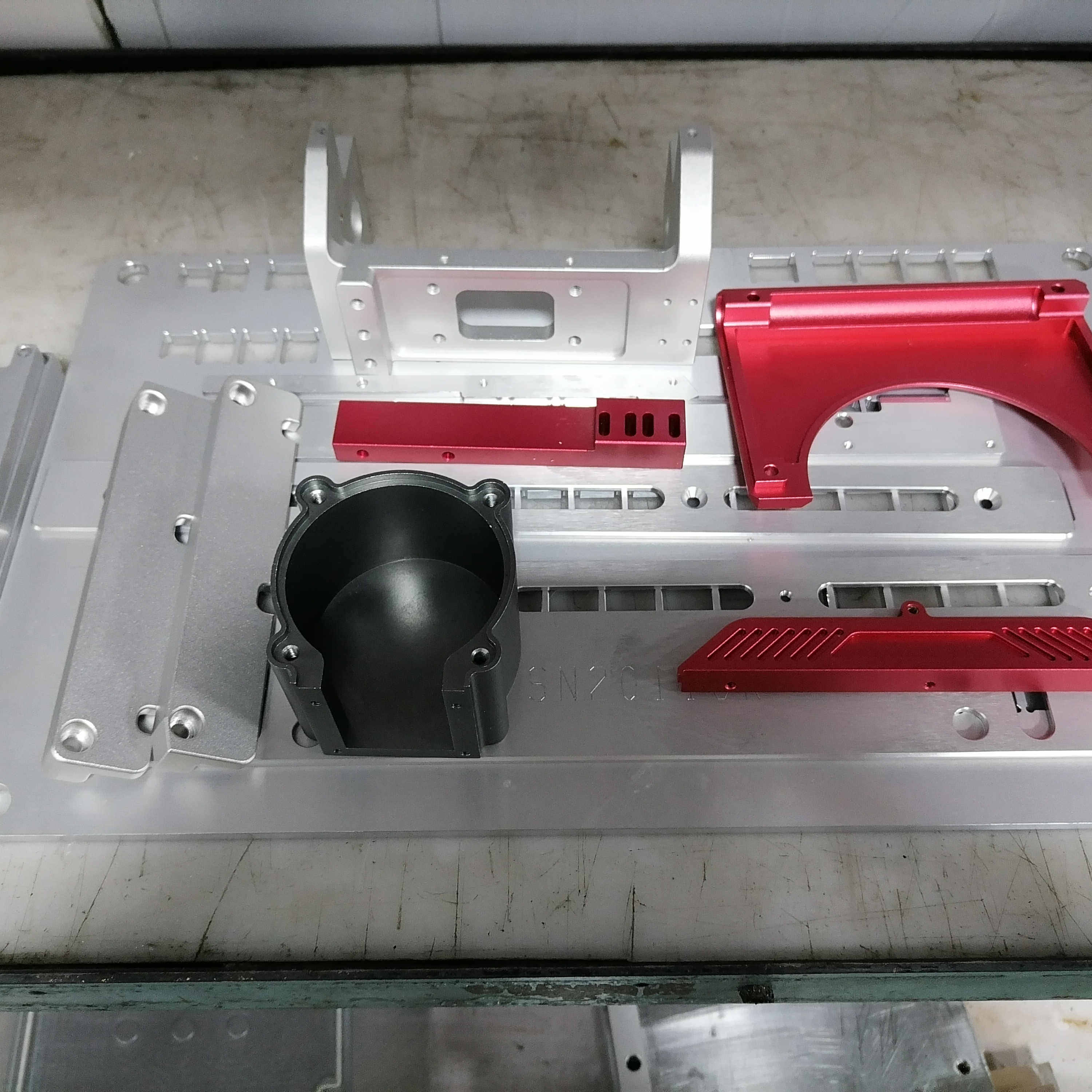 CNC keyboard chassis design and processing sheet metal cutting bending spray spray paint paint anode electrophoresis