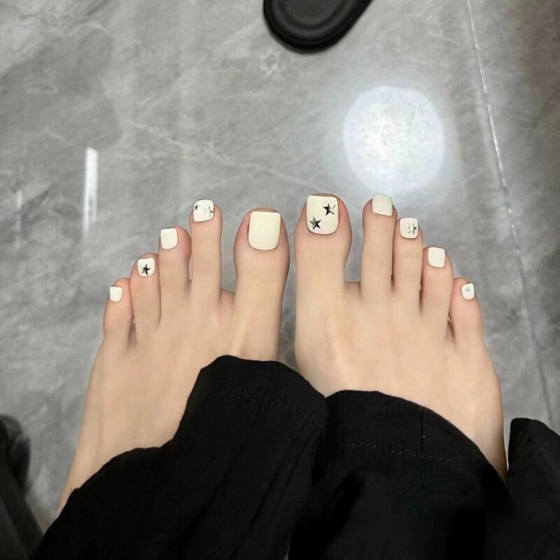 Toenail Patches 2025 New Summer Milk White Star Finished Wearable Nail Patches for Toenails to Make Them Look Whiter