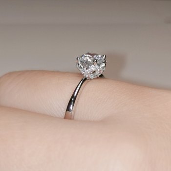 Women's high carbon diamond fresh simple simulated diamond ring