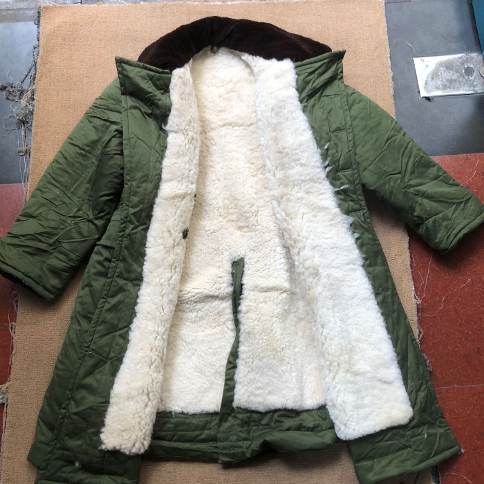 Old fashioned stock 87 style wool big coat army green polyester card face long version leather hair integrated winter cold-proof coat