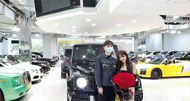 虎牙小小小酷哥与斗鱼乔妹“疑似分手”！女方发文回应引众人猜疑！