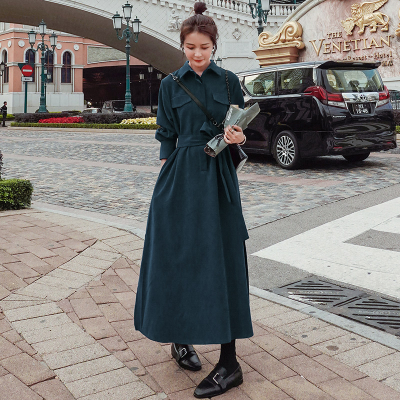 Dark green velvet dress women's 2022 new spring and autumn French retro waist and thickened shirt long skirt
