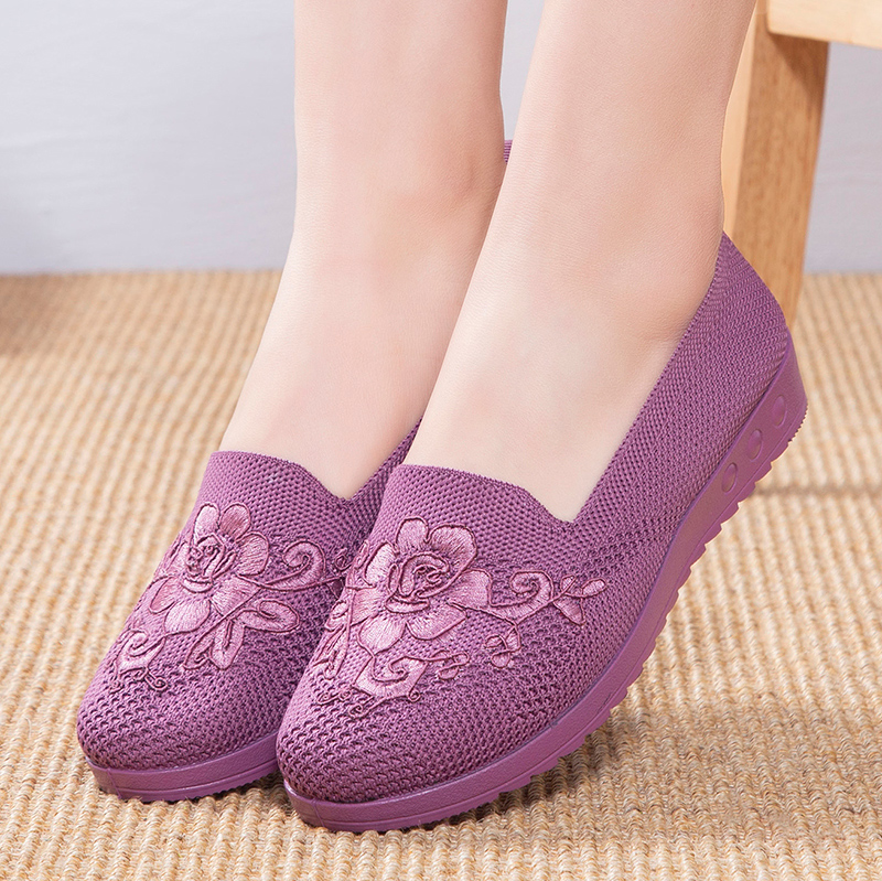 Mom shoes spring and autumn new old Beijing shoes comfortable breathable leisure shoes one foot soft sole anti-skating shoes