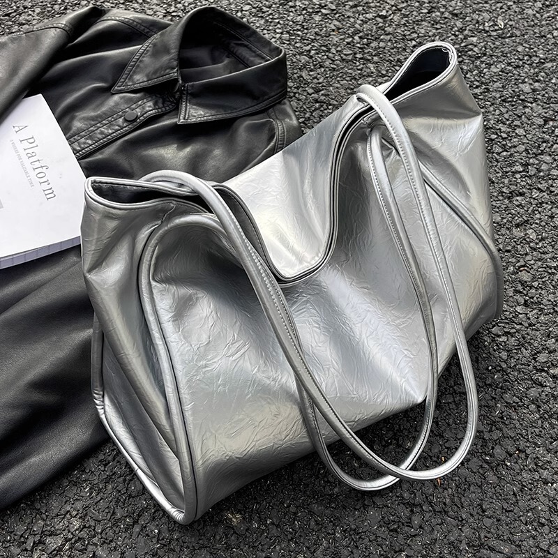 B V&Mk2026 New Trendy Silver Shoulder Bag Genuine Leather Large Capacity Bag Female College Student Commuter Tote Bag