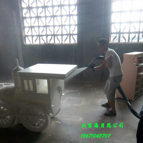 Film production scene spraying rigid foam Video props Polyurethane spraying prop materials black and white material spraying rigid foam