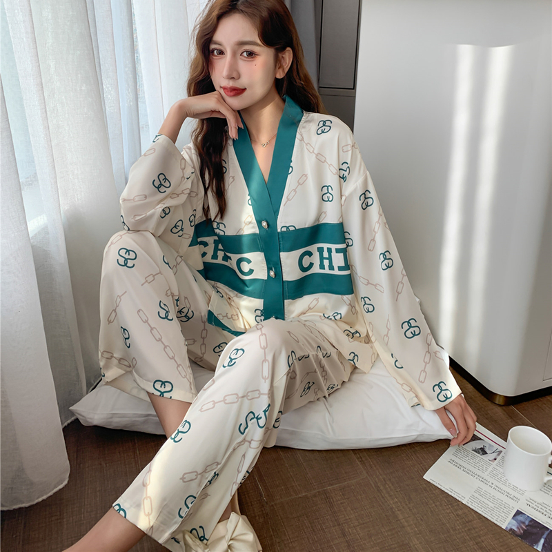 Ice silk pyjamas women's spring and autumn long sleeves 2022 New small balsamic high sense when they are still available in the letter family residence