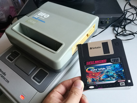 Nintendo SFC Super Nintendo chơi game ổ đĩa UFO retro thời Trung cổ cho thuê triển lãm triển lãm trò chơi - Không - Kiểm soát trò chơi tay cầm chơi game điện thoại