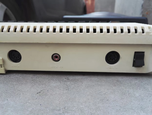 Máy chơi trò chơi cổ ATari Atari 800XL - Kiểm soát trò chơi tay cầm logitech f310