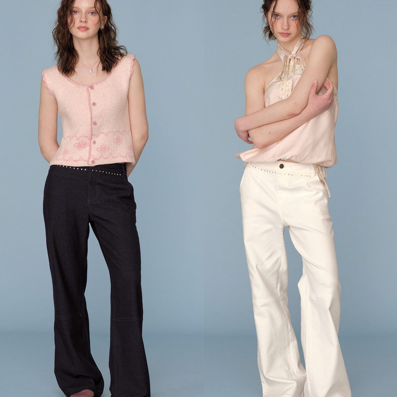 Jolly Onn Original Design with Small Floral Patchwork at the Waist, Comfortable Spring and Summer Casual Straight-Leg Jeans