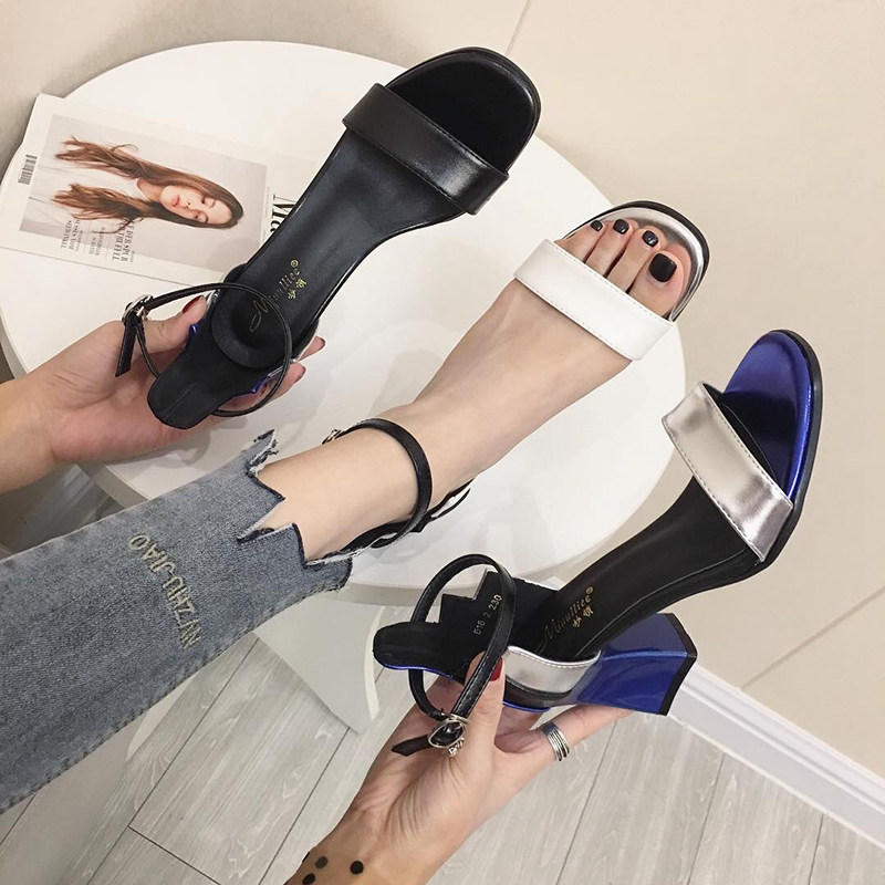 One word with coarse heel sandals female fairy Wind 2022 new women's Charins Chains with 100 hitchhiking heels